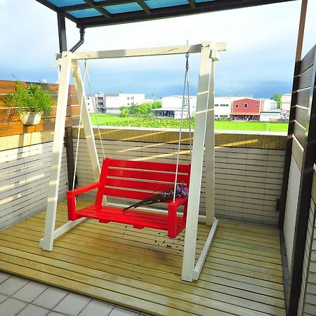 Happy Orange Homestay Yilan Esterno foto
