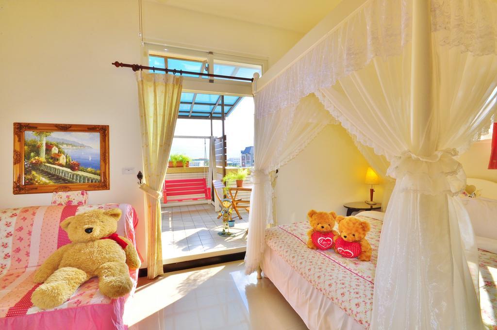 Happy Orange Homestay Yilan Esterno foto